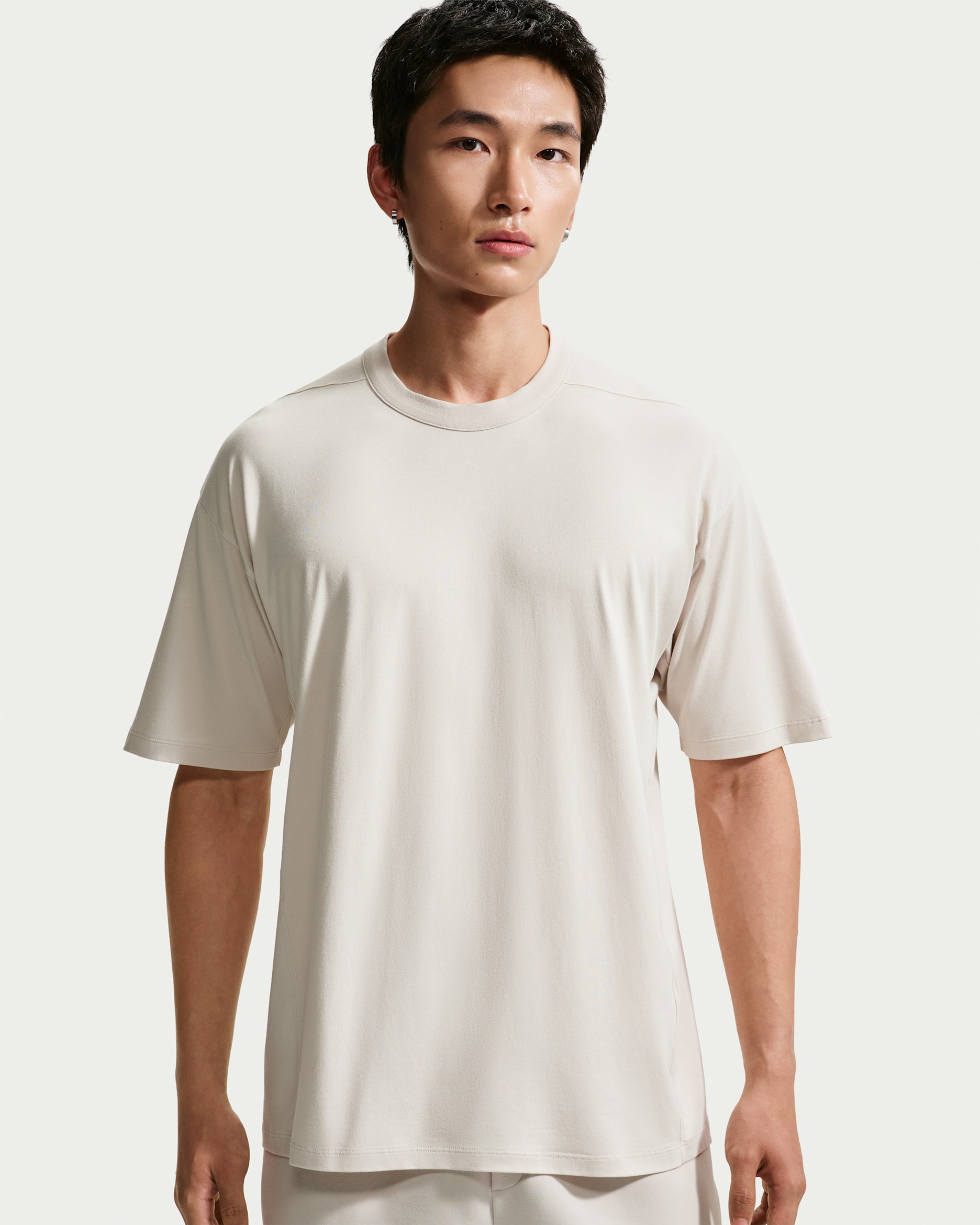 Nike 24.7 ImpossiblySoft Light Men's Dri-FIT Short-Sleeved T-Shirt Nike 24.7 ImpossiblySoft Light Men's Dri-FIT Short-Sleeved T-Shirt